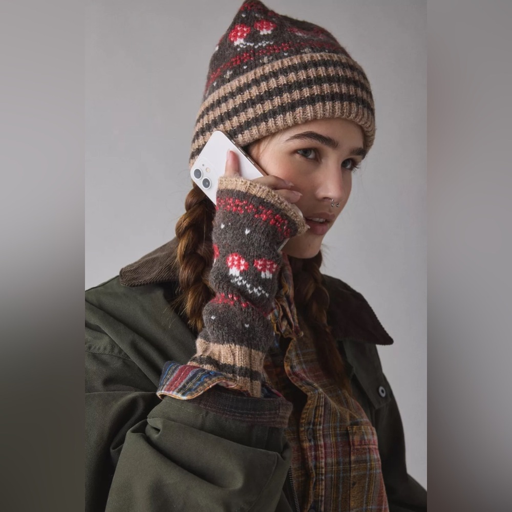 Mushroom Pattern Fingerless Glove,
Color:  Brown, Size:  ONE SIZE, NWT